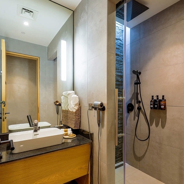 Sleep Pod at Doha Airport North Node -8 Hours